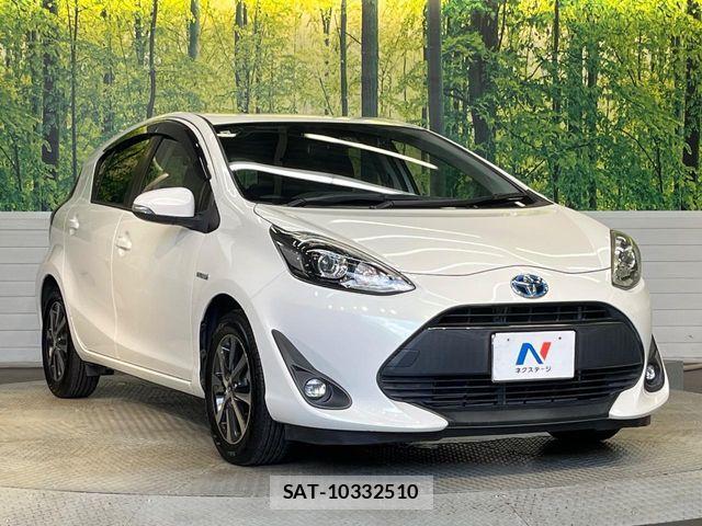 Toyota AQUA 2017-08 8740409-15