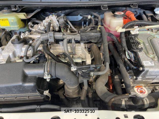 Toyota AQUA 2017-08 8740409-17
