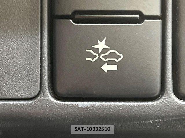 Toyota AQUA 2017-08 8740409-2