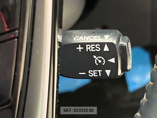 Toyota AQUA 2017-08 8740409-5