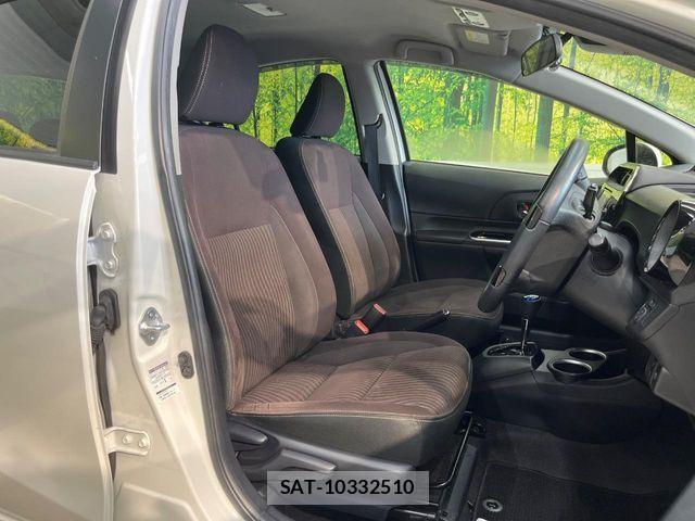 Toyota AQUA 2017-08 8740409-8