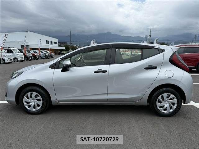 Toyota AQUA 2023-06 8740393-11