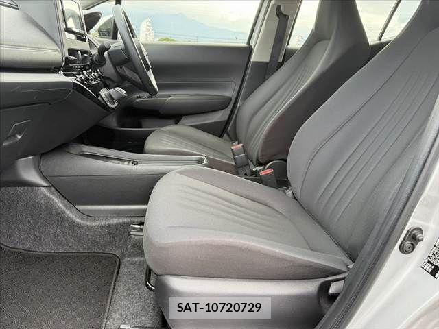 Toyota AQUA 2023-06 8740393-16