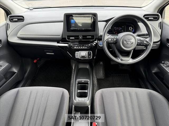 Toyota AQUA 2023-06 8740393-1