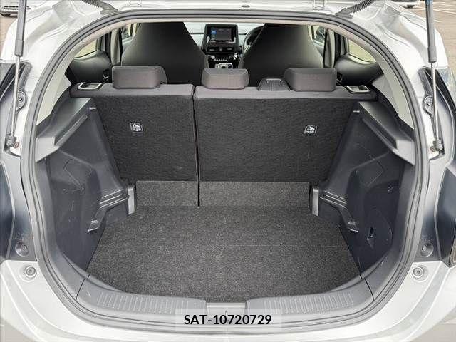 Toyota AQUA 2023-06 8740393-19