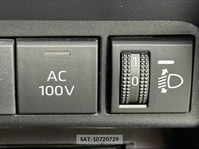 Toyota AQUA 2023-06 8740393-21