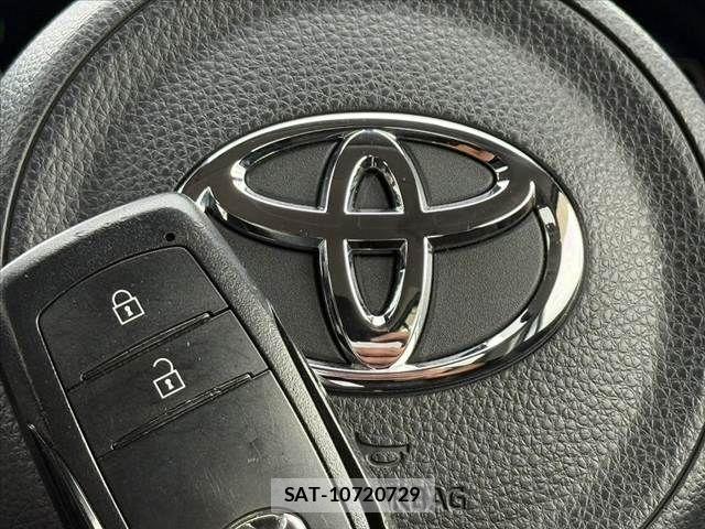 Toyota AQUA 2023-06 8740393-22