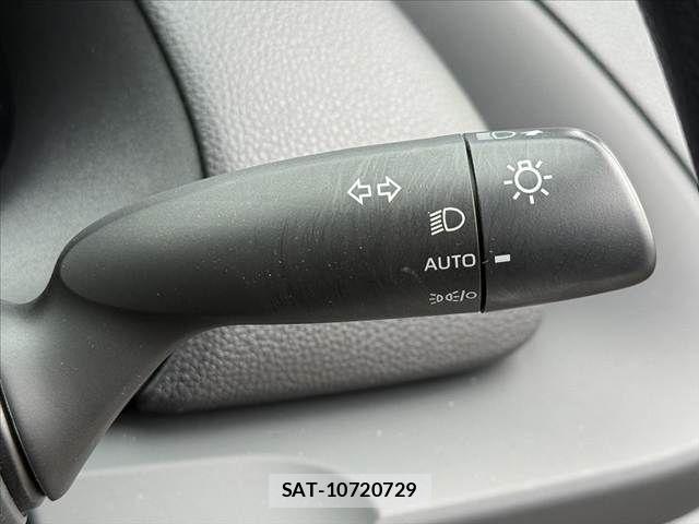 Toyota AQUA 2023-06 8740393-6