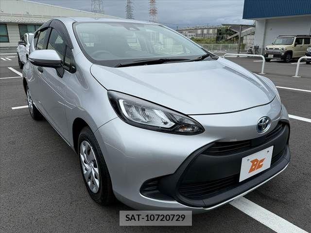 Toyota AQUA 2023-06 8740393-7