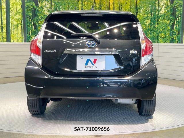 Toyota AQUA 2016-12 8740406-14