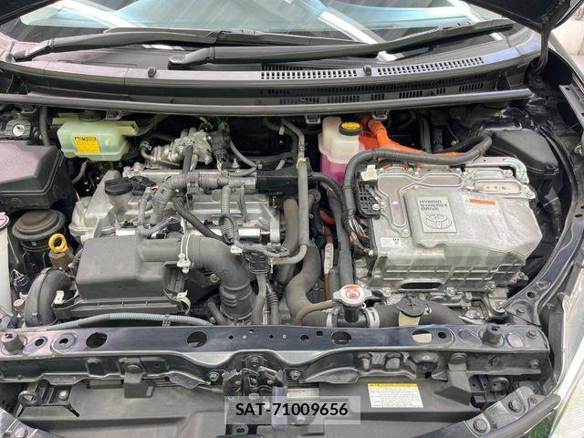 Toyota AQUA 2016-12 8740406-17