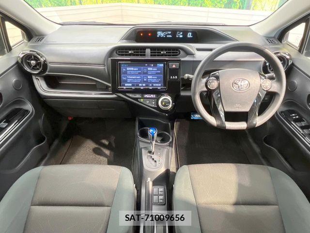 Toyota AQUA 2016-12 8740406-1
