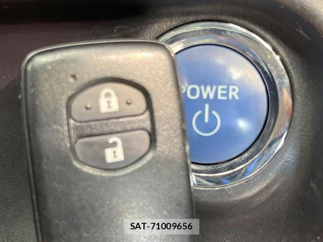 Toyota AQUA 2016-12 8740406-6