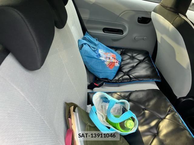 Toyota AQUA 2014-07 8740467-11