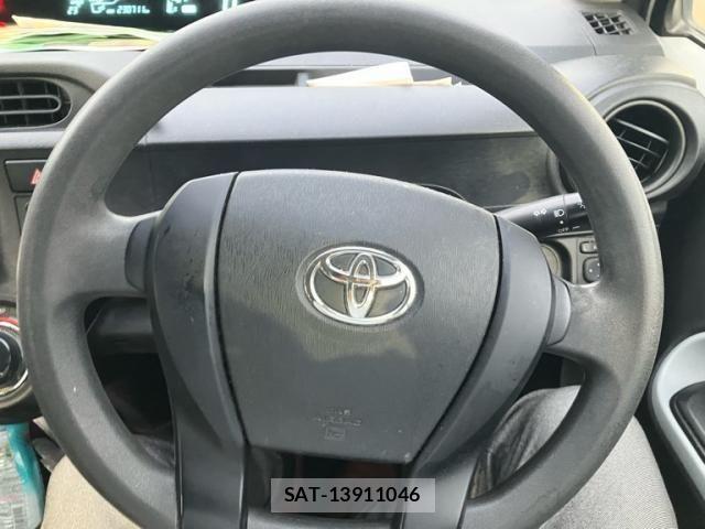 Toyota AQUA 2014-07 8740467-12