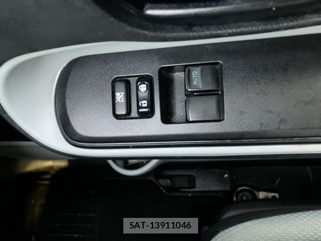 Toyota AQUA 2014-07 8740467-14