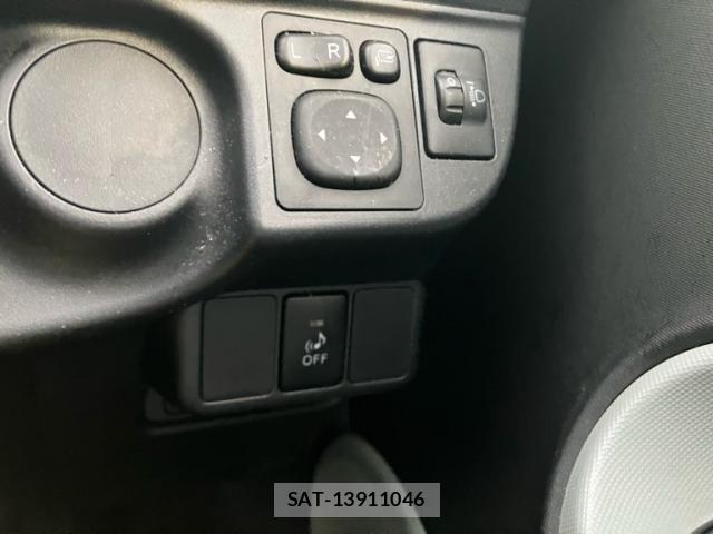 Toyota AQUA 2014-07 8740467-15