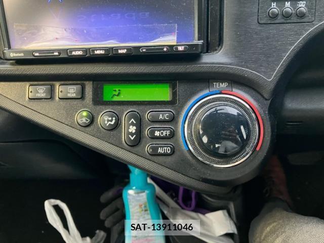 Toyota AQUA 2014-07 8740467-17