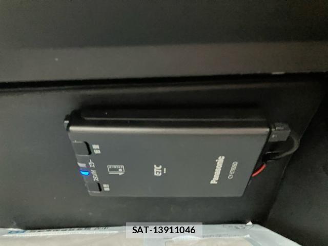 Toyota AQUA 2014-07 8740467-18
