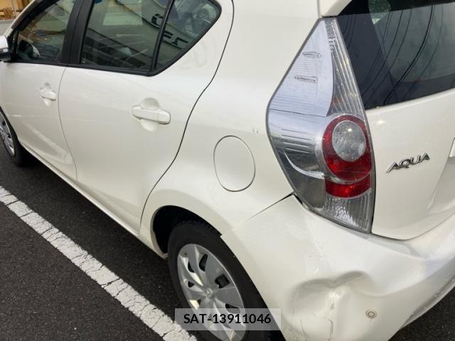 Toyota AQUA 2014-07 8740467-2