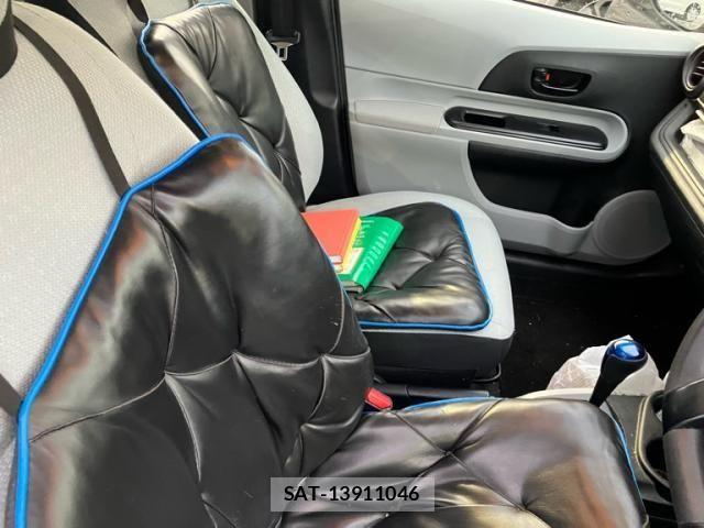 Toyota AQUA 2014-07 8740467-7