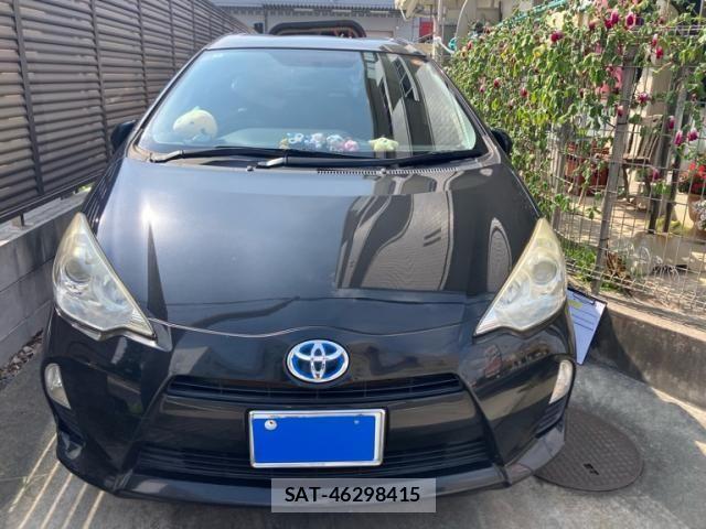 Toyota AQUA 2014-10 8740478-0