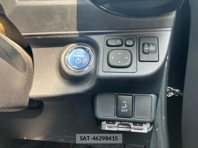 Toyota AQUA 2014-10 8740478-15
