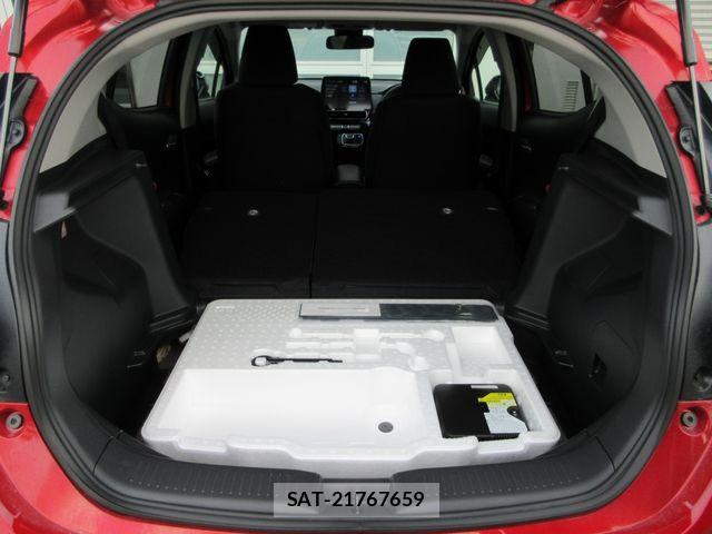 Toyota AQUA 2023-07 8740386-18