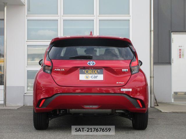 Toyota AQUA 2023-07 8740386-22