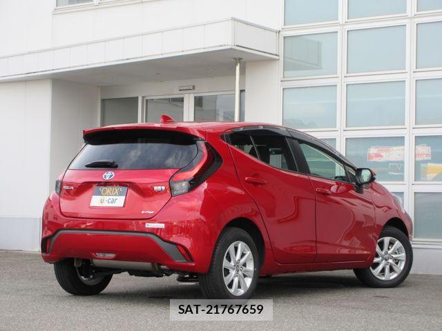 Toyota AQUA 2023-07 8740386-2