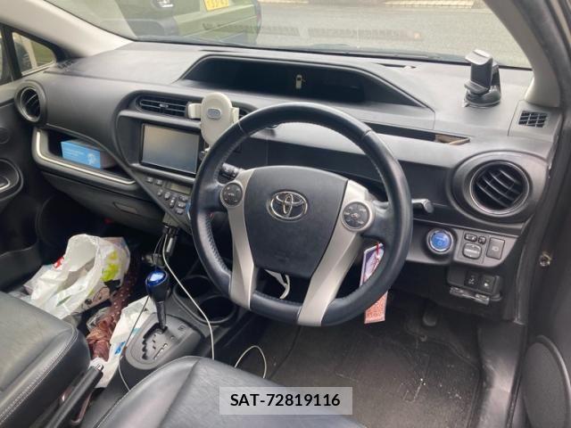 Toyota AQUA 2013-09 8740476-12