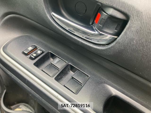 Toyota AQUA 2013-09 8740476-16
