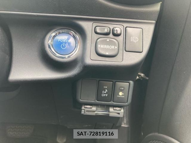 Toyota AQUA 2013-09 8740476-17