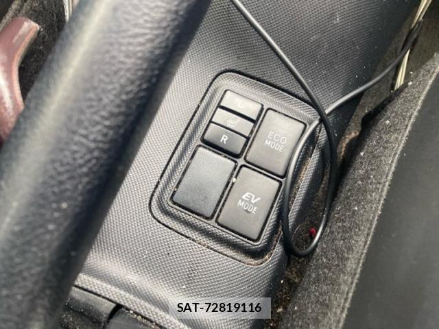 Toyota AQUA 2013-09 8740476-18