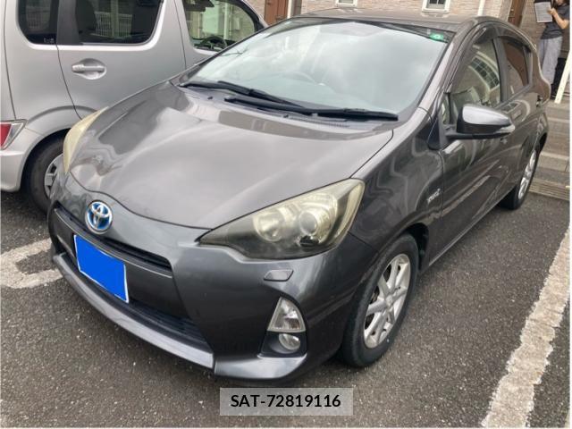 Toyota AQUA 2013-09 8740476-1