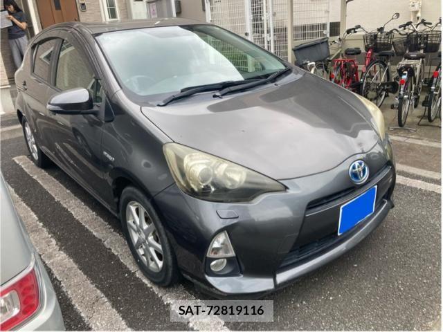 Toyota AQUA 2013-09 8740476-2