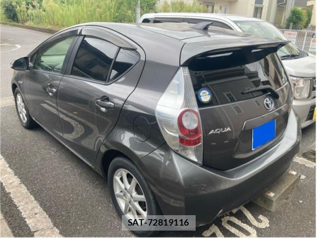 Toyota AQUA 2013-09 8740476-4