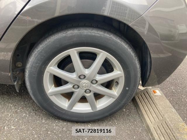 Toyota AQUA 2013-09 8740476-7