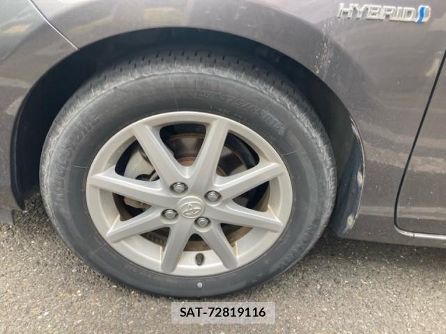 Toyota AQUA 2013-09 8740476-8