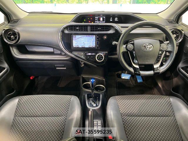Toyota AQUA 2018-10 8740395-1