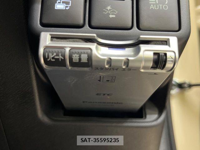 Toyota AQUA 2018-10 8740395-7