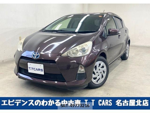 Toyota AQUA 2014-10 8740439-0