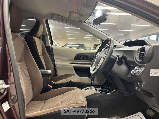 Toyota AQUA 2014-10 8740439-16