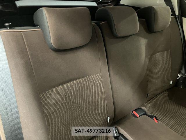 Toyota AQUA 2014-10 8740439-17