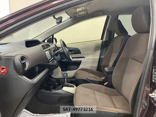 Toyota AQUA 2014-10 8740439-19