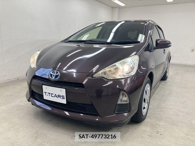 Toyota AQUA 2014-10 8740439-22
