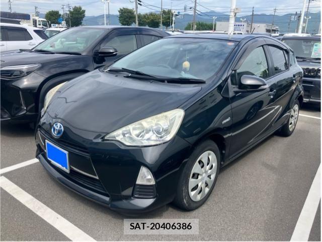 Toyota AQUA 2014-03 8740473-0