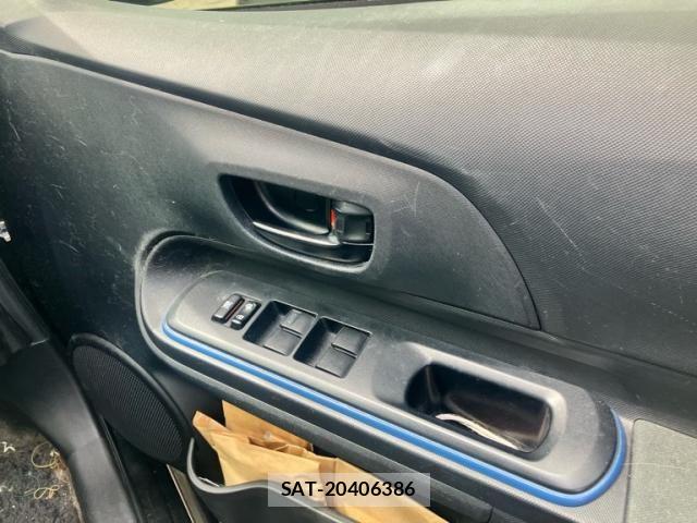 Toyota AQUA 2014-03 8740473-14