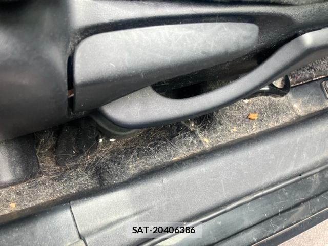 Toyota AQUA 2014-03 8740473-15