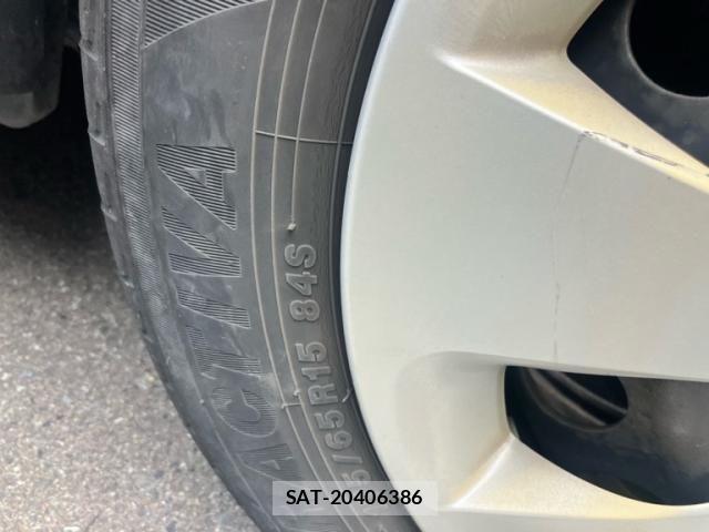 Toyota AQUA 2014-03 8740473-7